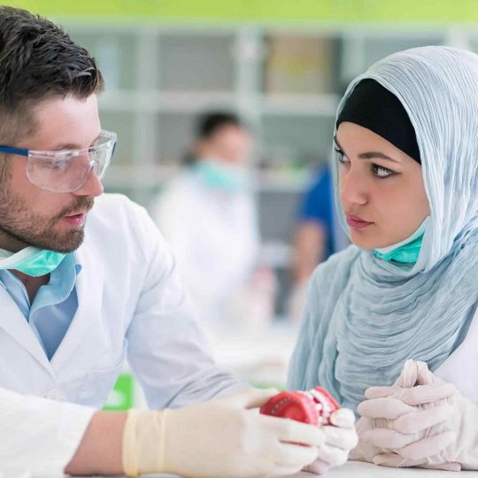 أفضل أطباء النسائية والتوليد في الأردن